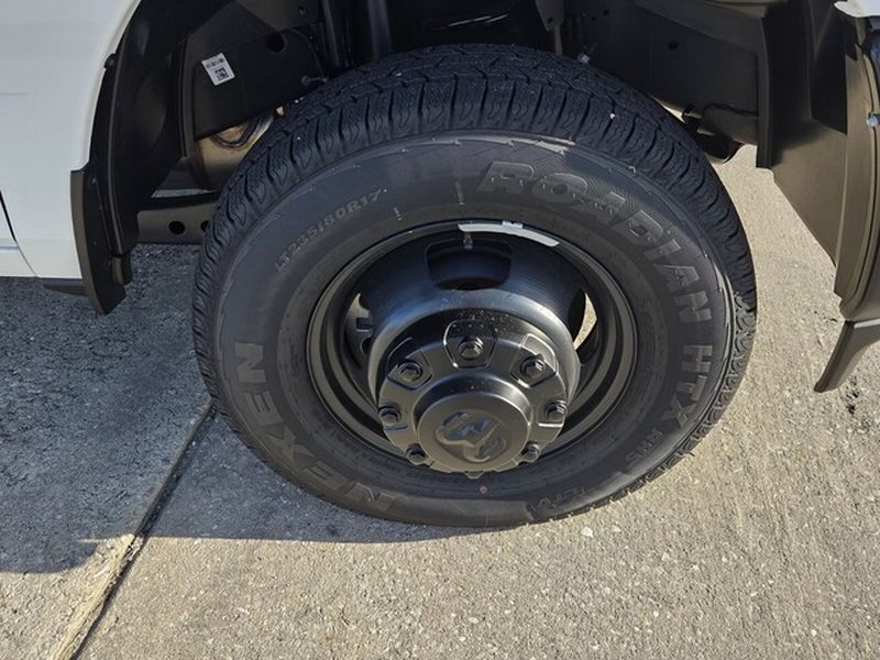 2026 RAM 3500 Chassis Tradesman - Photo 16