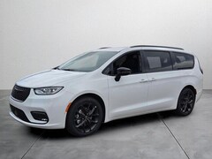 2026 Chrysler Pacifica Select Passenger Van