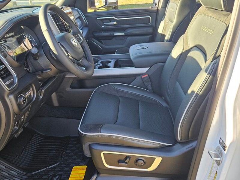 2025 Ram 1500 Laramie photo 3
