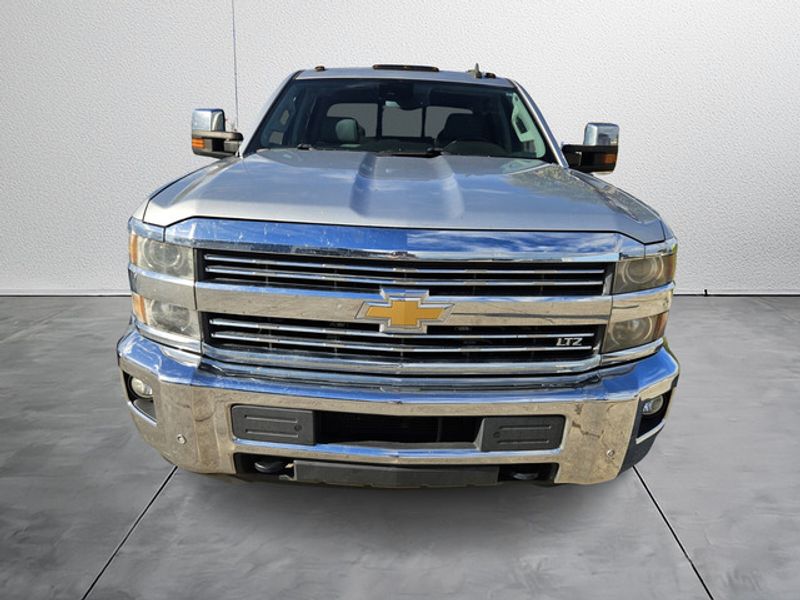 2016 Chevrolet Silverado 3500HD LTZ photo 2