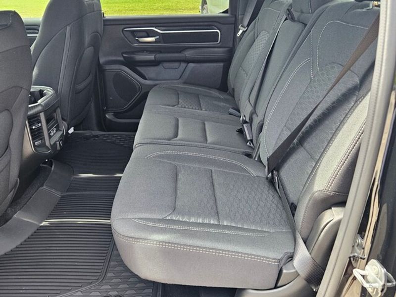 2025 Ram 1500 Big Horn Night Edition photo 4