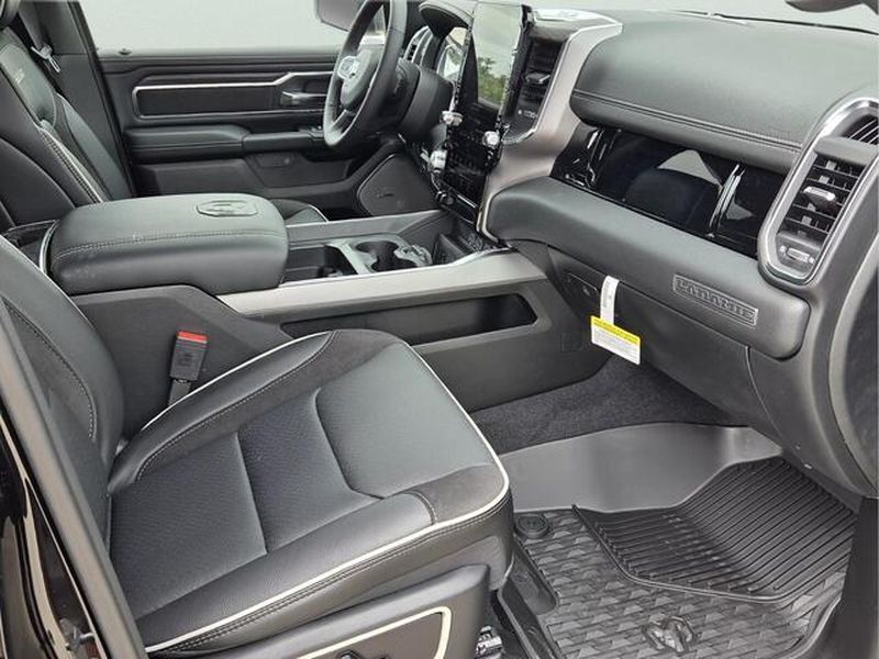 2026 RAM 1500 Laramie - Photo 19
