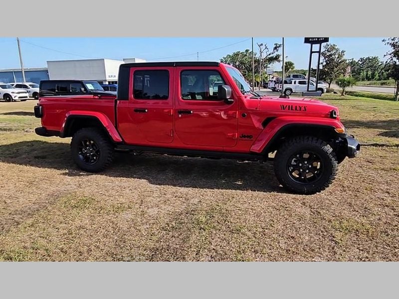 2025 Jeep Gladiator Willys - Photo 25