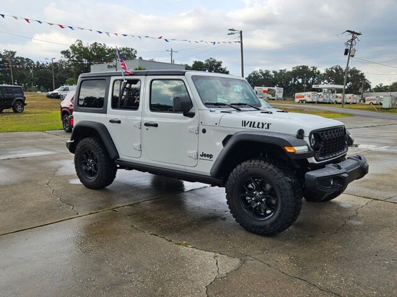 2025 Jeep Wrangler Willys photo 2