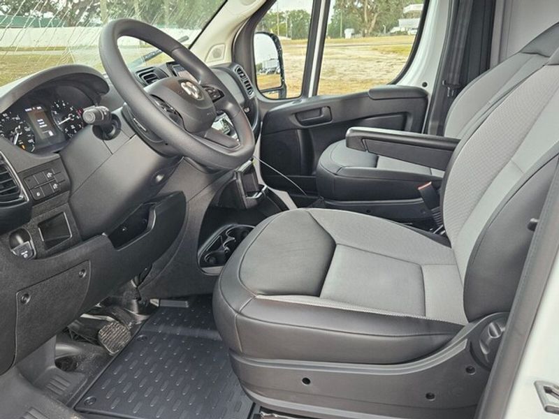2025 Ram ProMaster 2500 photo 3