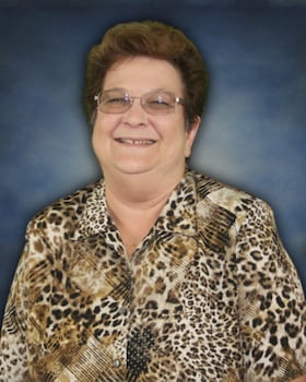 Staff member Lorraine Smith from ID_41ef90f40f47