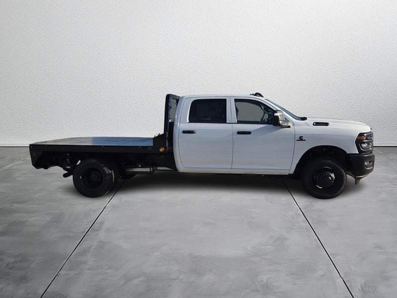 2026 RAM 3500 Chassis Tradesman - Photo 6