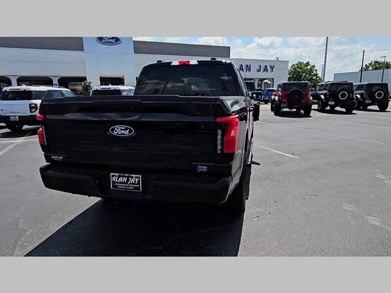 2025 Ford F-150 Lightning XLT photo 19