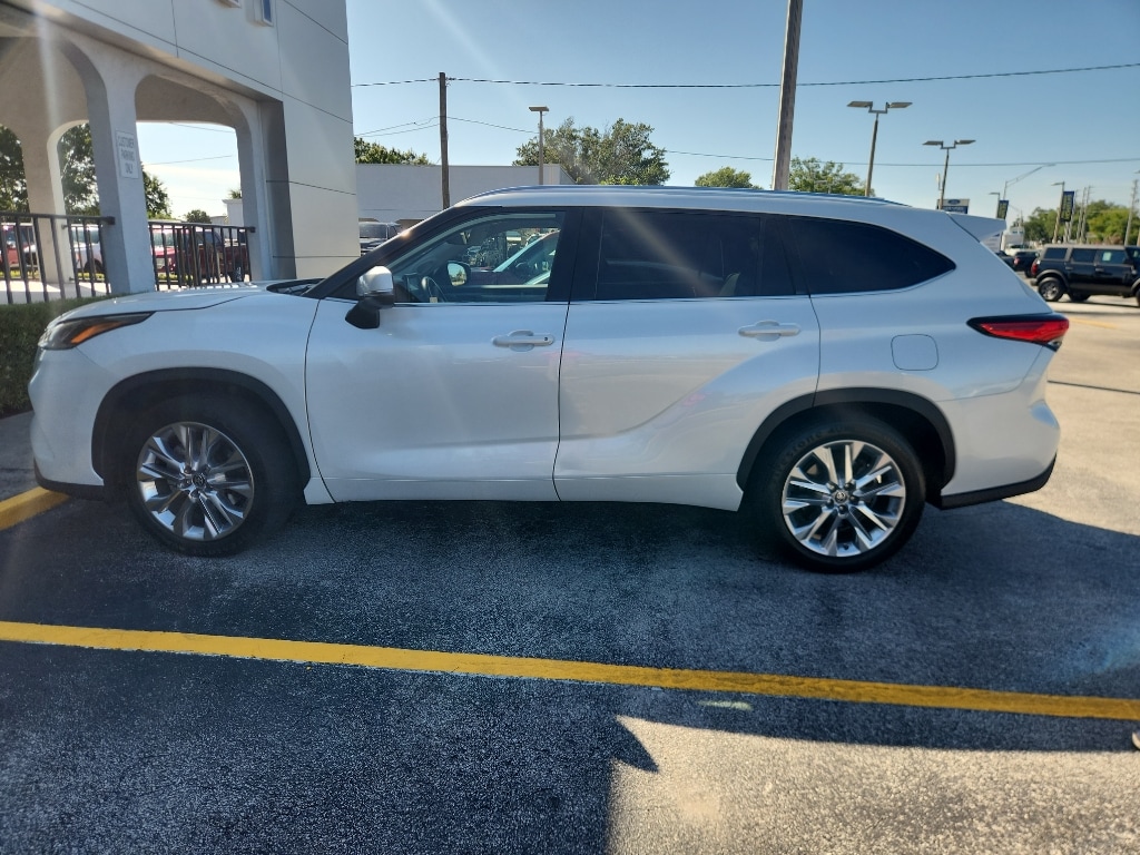 Used 2022 Toyota Highlander Limited SUV