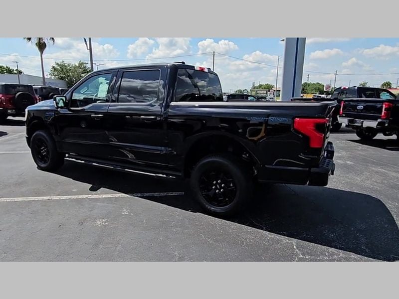 2025 Ford F-150 Lightning XLT photo 16