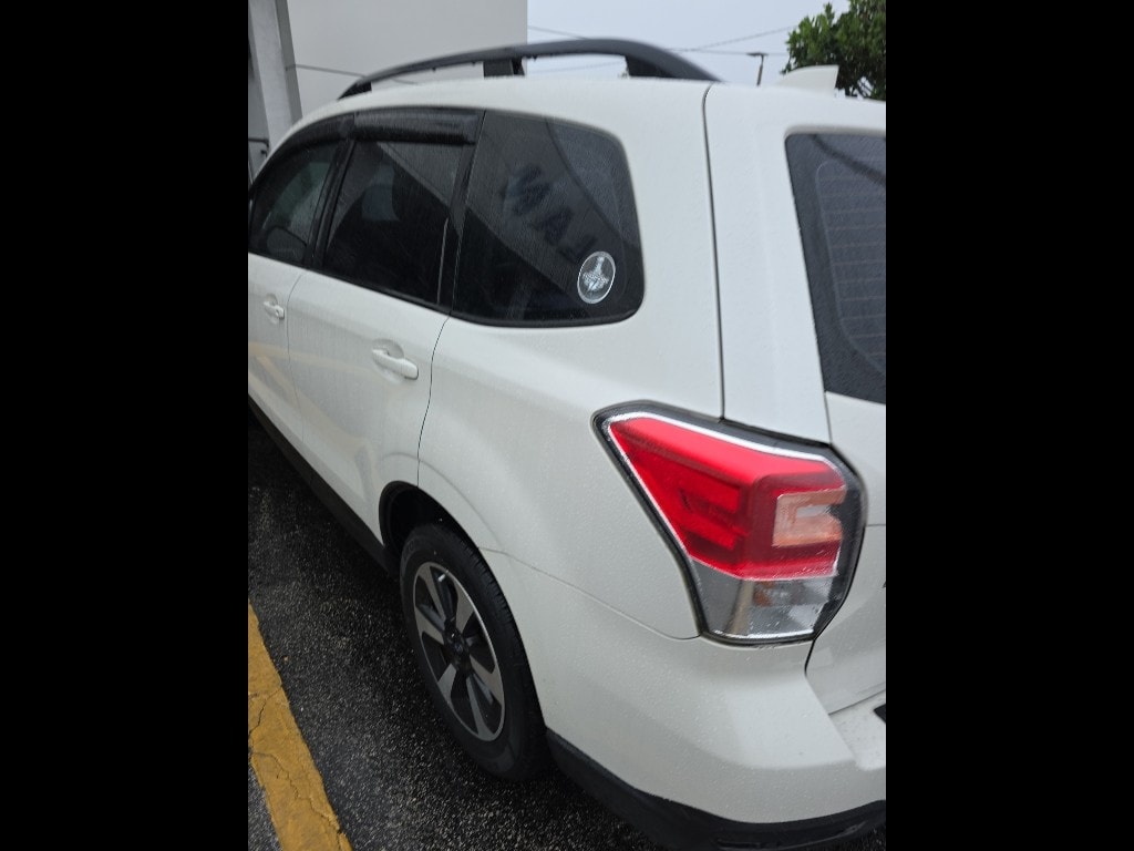 Used 2017 Subaru Forester 2.5i (CVT) SUV