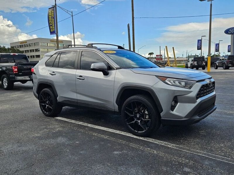 Used 2021 Toyota RAV4 XLE with VIN 2T3W1RFV1MW171341 for sale in Northfield, Minnesota