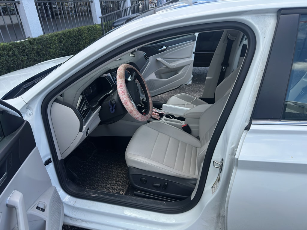 Used 2024 Volkswagen Jetta SE Sedan