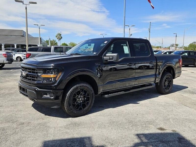 2025 Ford F-150 XLT's photo