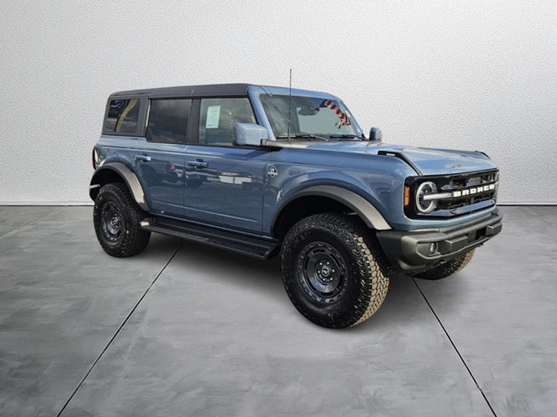 2025 Ford Bronco 4-Door Outer Banks