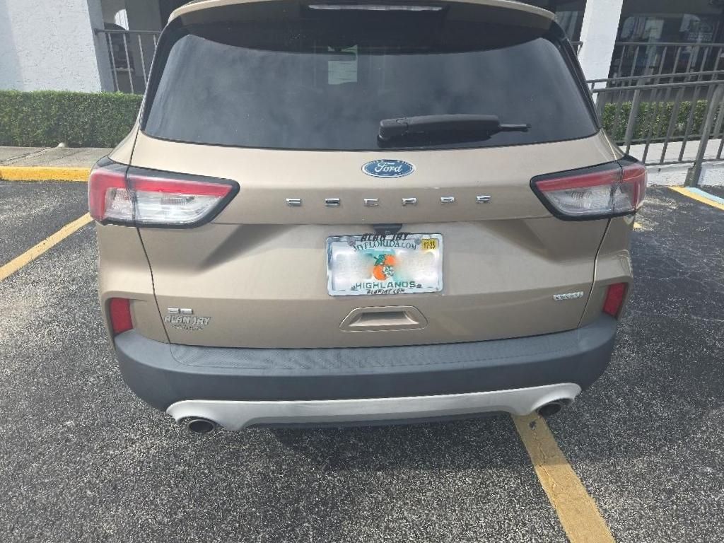 2020 Ford Escape SE photo 3