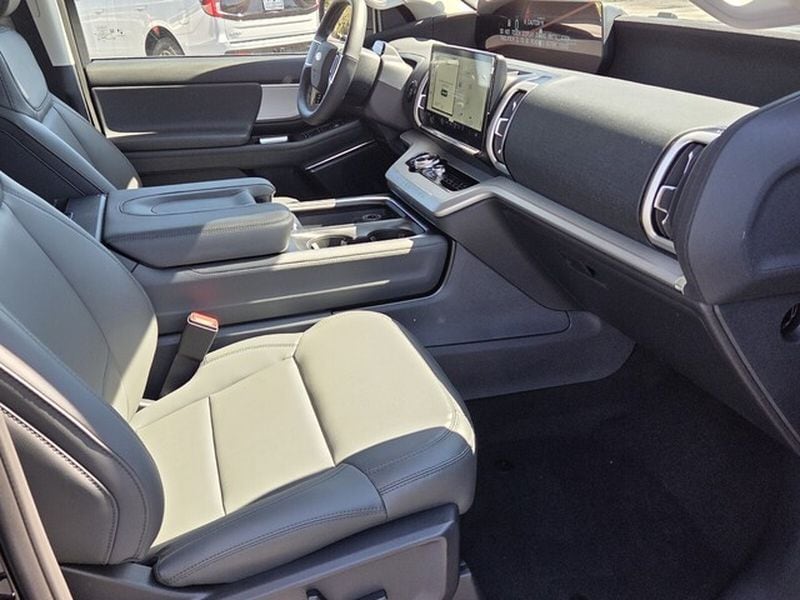 2026 Ford Expedition Active - Photo 17