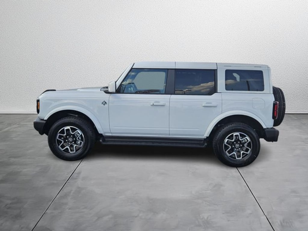 New 2025 Ford Bronco Outer Banks SUV