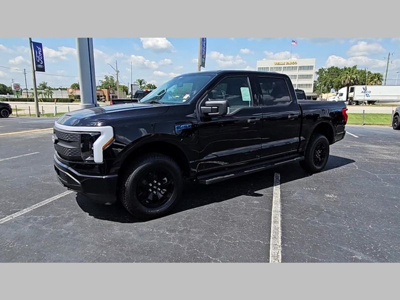 2025 Ford F-150 Lightning XLT photo 12