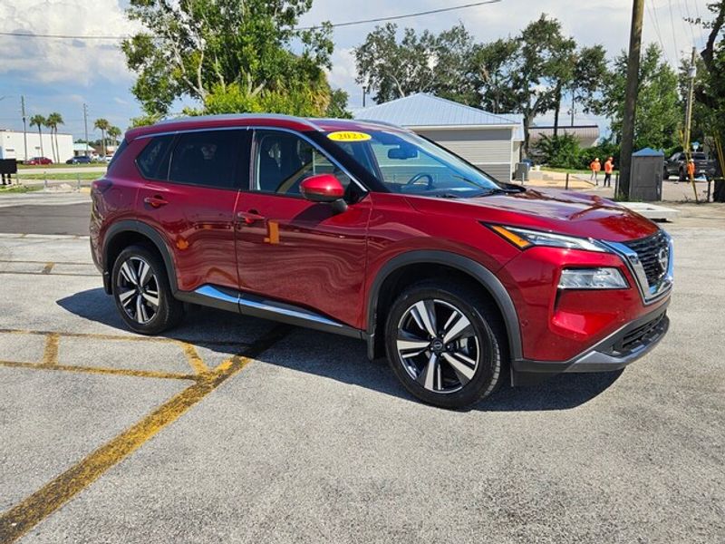 2023 Nissan Rogue SL photo 2