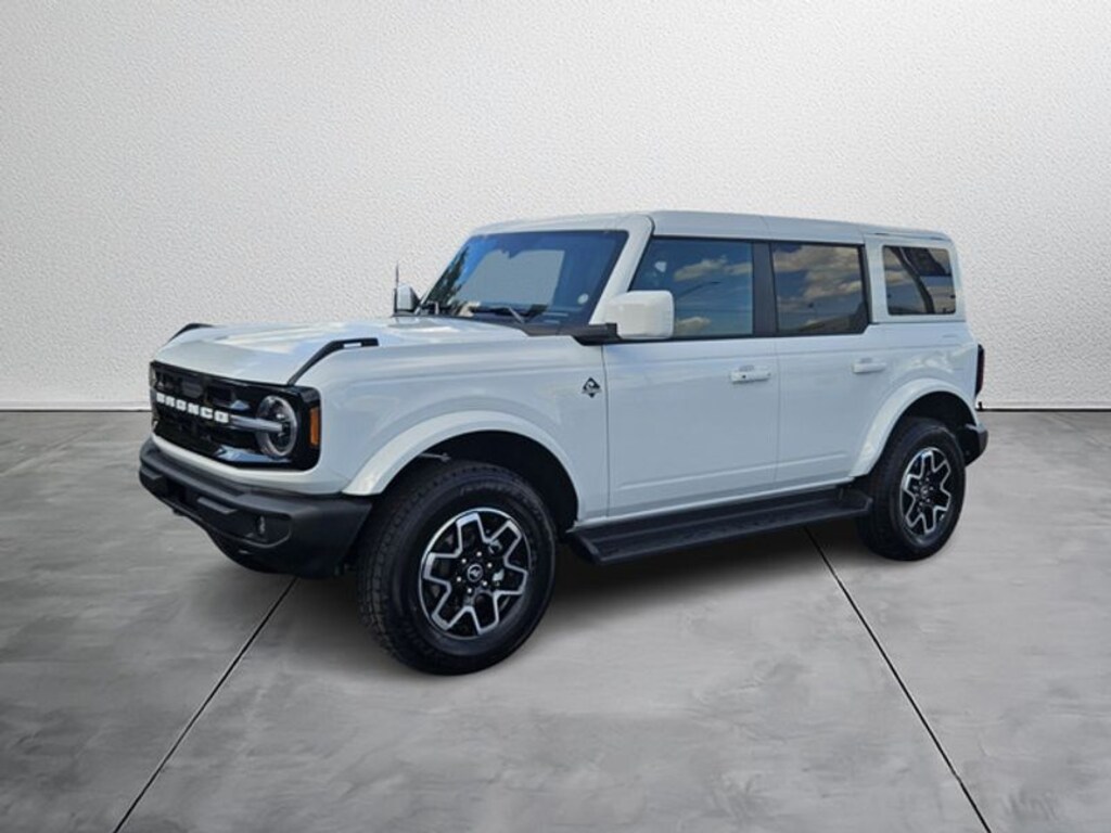 New 2025 Ford Bronco Outer Banks SUV
