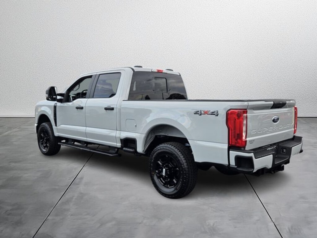 New 2026 Ford F-250 XL Truck Crew Cab
