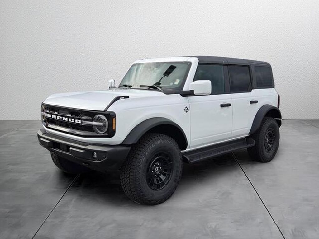 2026 Ford Bronco Outer Banks SUV