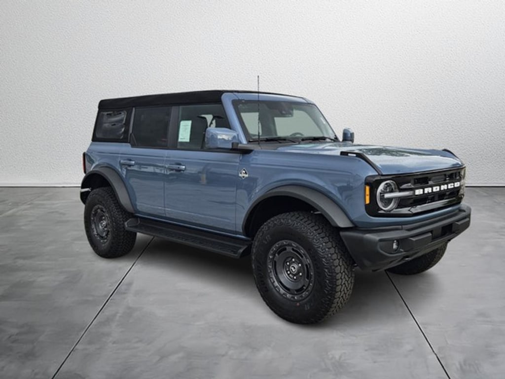 New 2025 Ford Bronco Outer Banks SUV