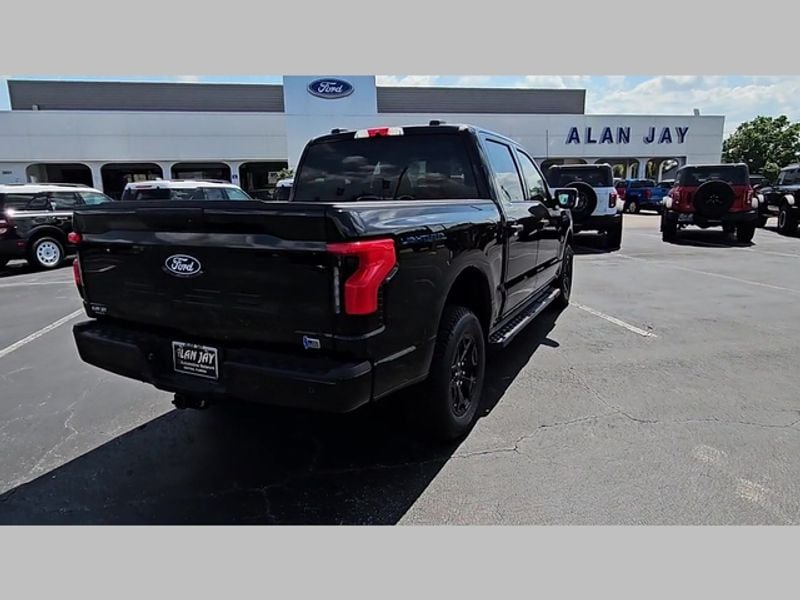 2025 Ford F-150 Lightning XLT photo 20