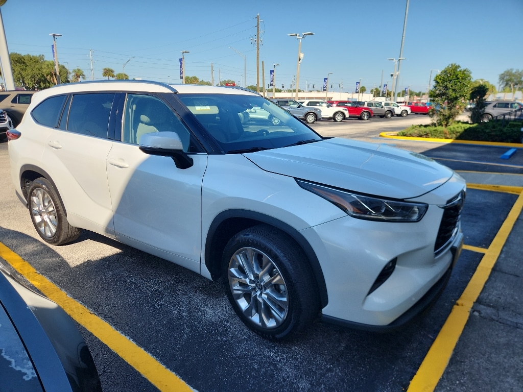Used 2022 Toyota Highlander Limited SUV