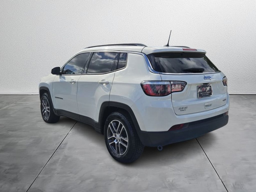 Used 2019 Jeep Compass Latitude w/Sun/Wheel Pkg SUV