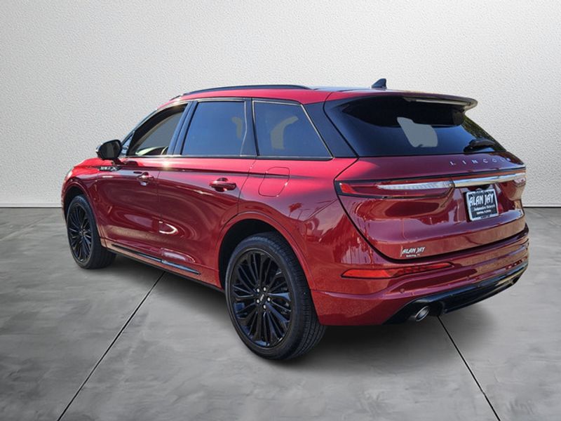 2024 Lincoln Corsair Reserve photo 3