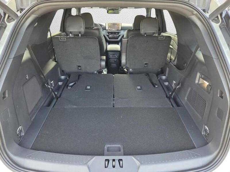2026 Ford Explorer ST-Line - Photo 17