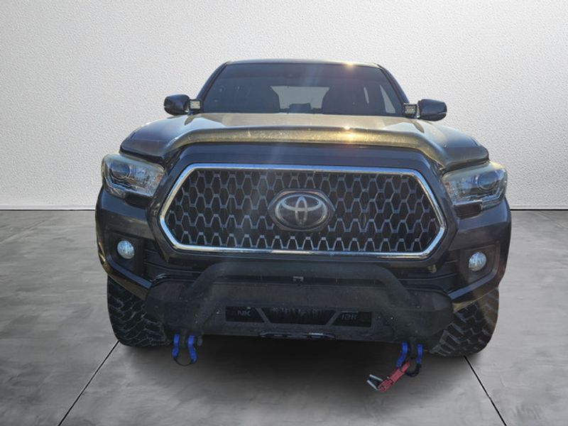 2019 Toyota Tacoma TRD photo 2
