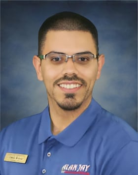 Staff member Eddie R. from ID_8cabb5b71c27