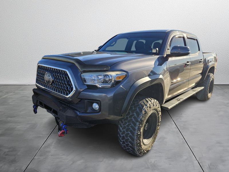 2019 Toyota Tacoma TRD photo 3