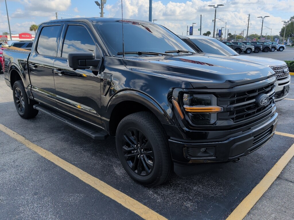 2024 Ford F-150 XLT photo 2