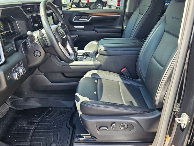 2024 Gmc Sierra 1500 Denali photo 2