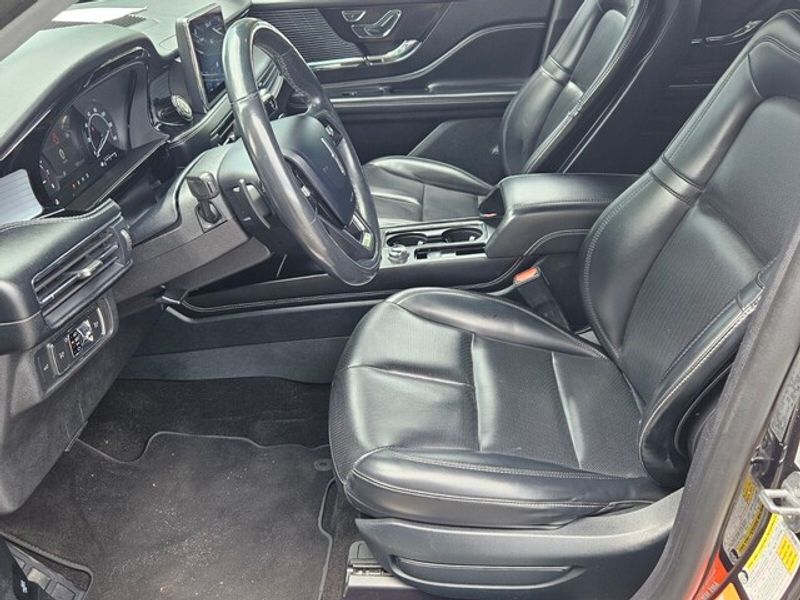 2020 Lincoln Corsair Standard photo 3