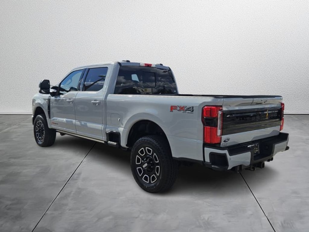 New 2026 Ford F-350 Platinum Truck Crew Cab