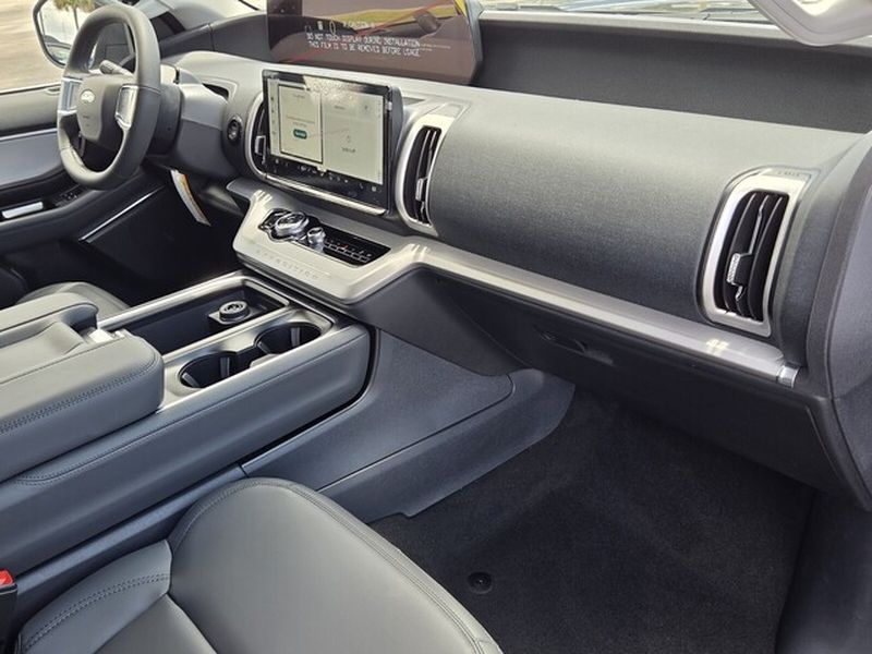 2026 Ford Expedition Active - Photo 18