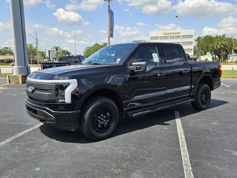 2025 Ford F-150 Lightning XLT's photo