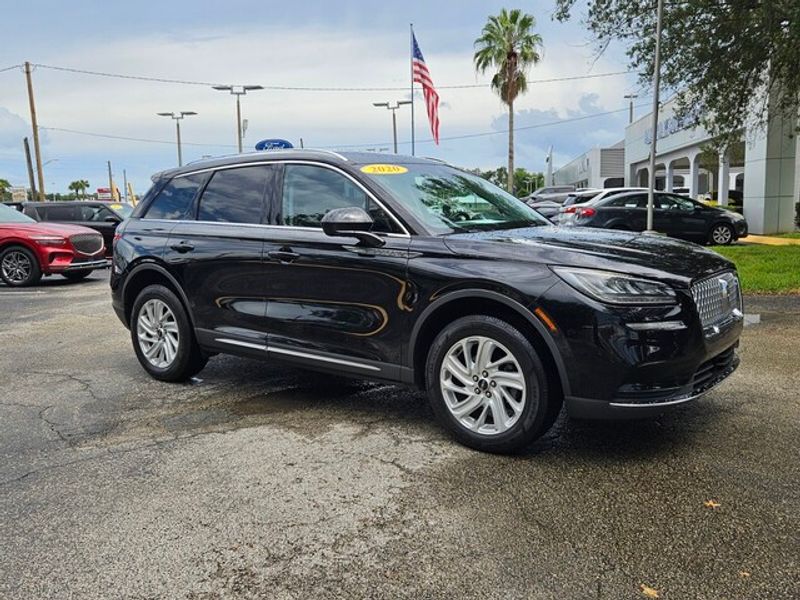 2020 Lincoln Corsair Standard photo 2