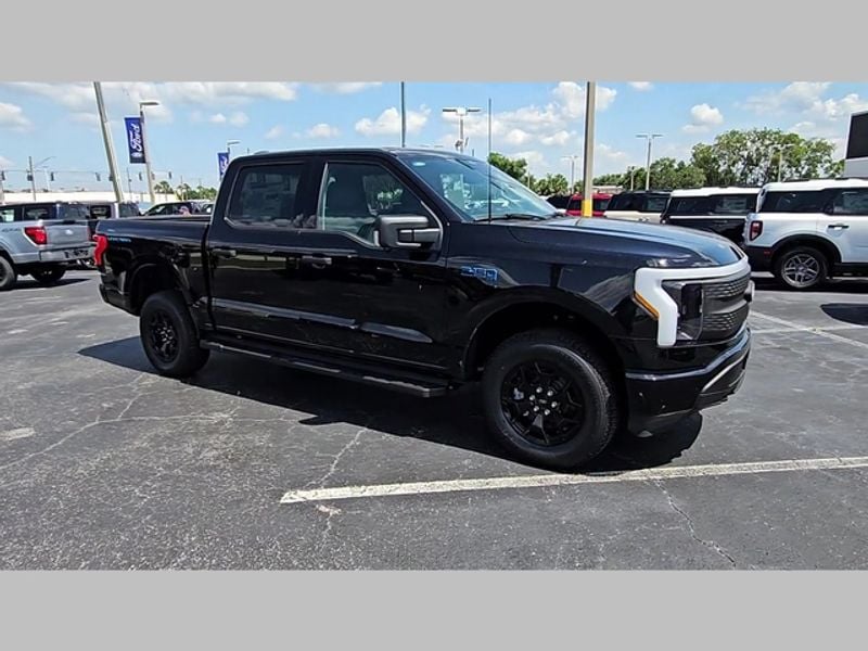 2025 Ford F-150 Lightning XLT photo 28
