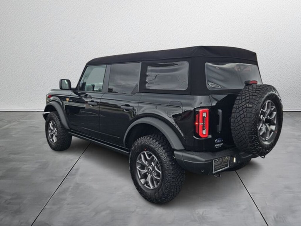 New 2025 Ford Bronco Badlands SUV