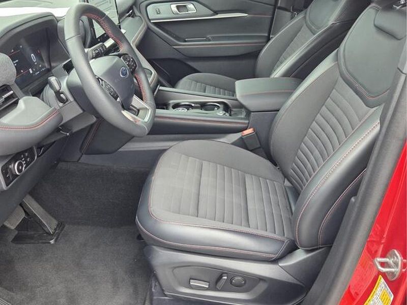 2025 Ford Explorer ST-LINE - Photo 12