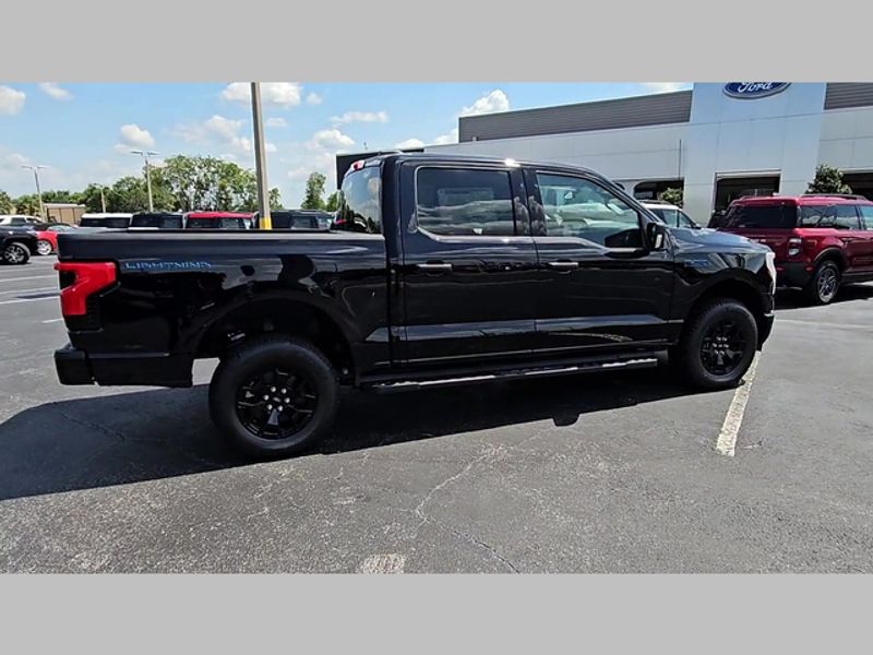 2025 Ford F-150 Lightning XLT photo 24