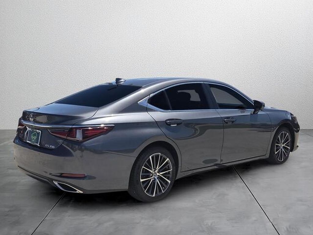 2022 Lexus ES 350 - Photo 7