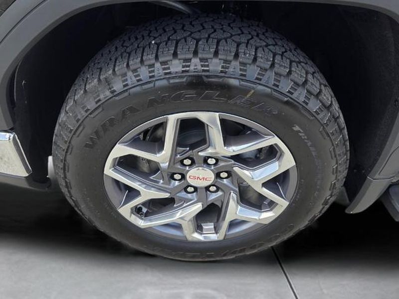 2026 GMC Sierra 1500 SLT - Photo 10