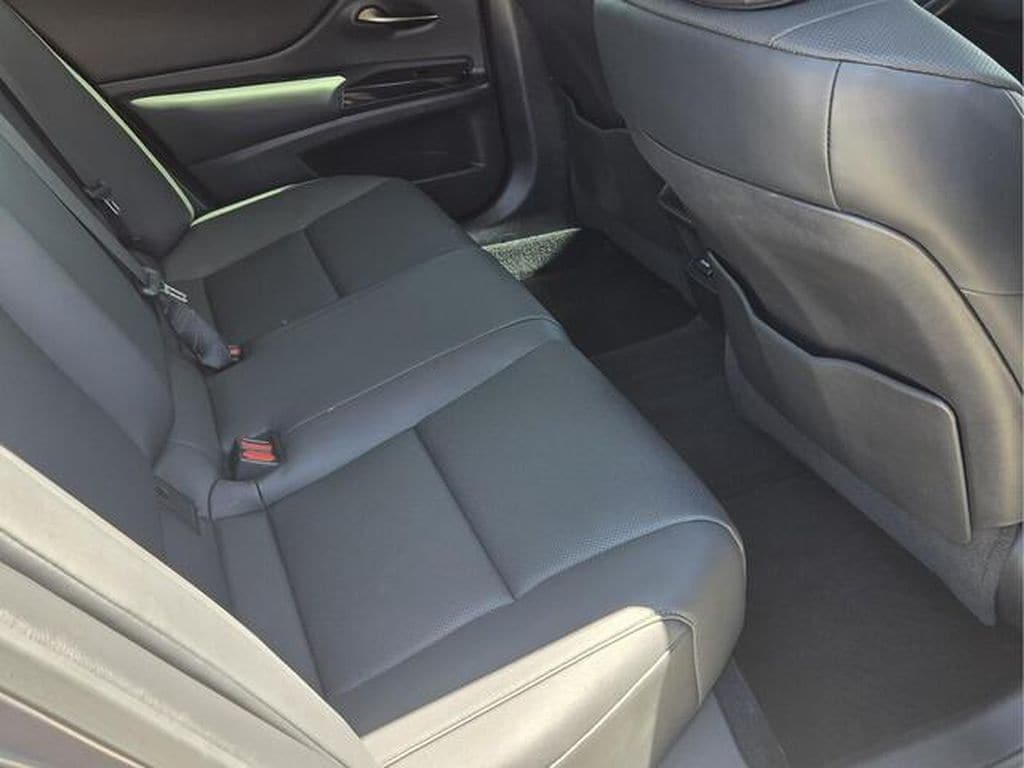 2022 Lexus ES 350 - Photo 18